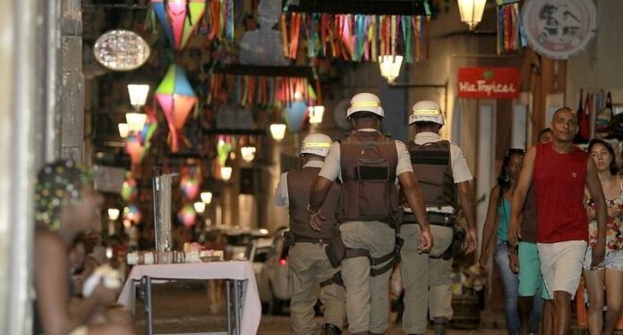 PM tem 30 mil plantões extras na Operação São João