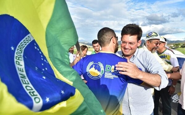 ‘Insiste na política da mentira’, rebate Roma sobre acusações de Jerônimo