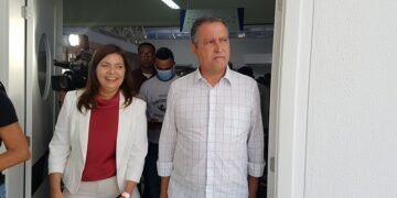 Governo da Bahia entrega policlínica em Narandiba