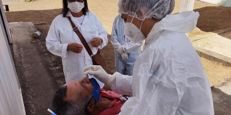 Casos confirmados de covid crescem quase 150% em Feira de Santana