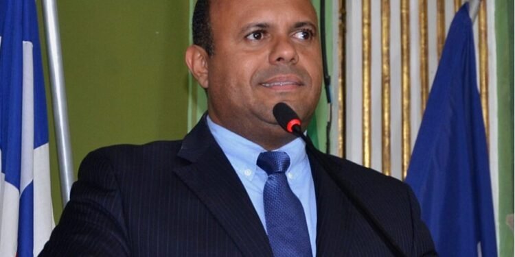 Kiki Bispo rebate Rui: ‘Abandono nos espaços do governo em Salvador é vergonhoso’