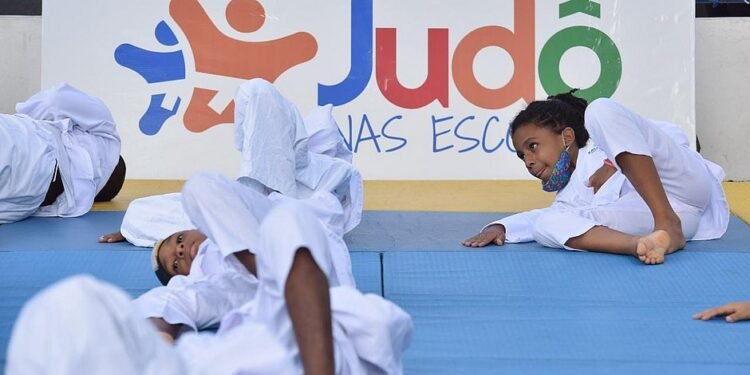 Escolas municipais vão oferecer aulas de judô em Salvador