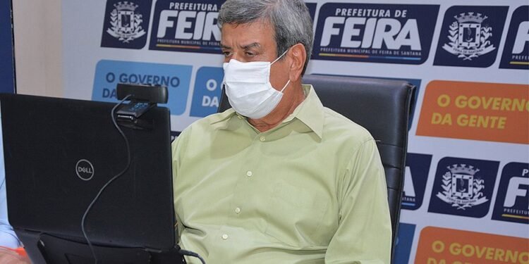 Prefeito de Feira, Colbert Martins está com covid-19