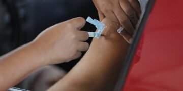 Covid-19: Salvador inicia aplicação da 4ª dose em pessoas com 50 anos ou mais