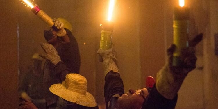 Associação vai à Justiça por liberação da guerra de espadas em Senhor do Bonfim