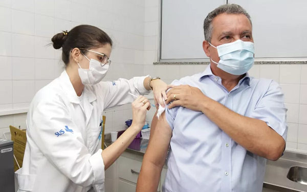 Com proximidade de São João e alta da Covid, Rui faz apelo para que o povo se vacine