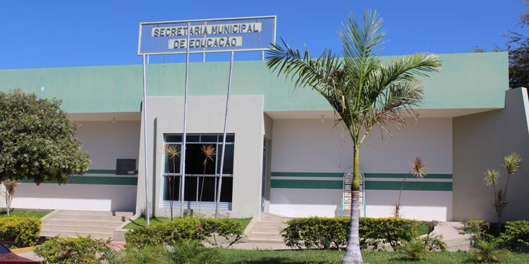 Guanambi adia o início das aulas na rede municipal após aumento de casos de covid
