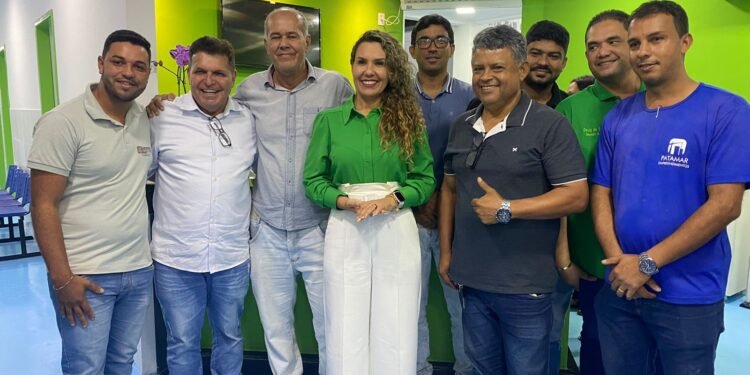 Prefeita Cordélia Torres inaugura moderno Centro de Especialidades em Saúde em Eunápolis