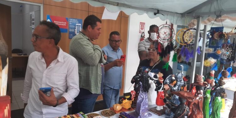 Feira Solidária reúne produtos feito a mão na Assembleia Legislativa da Bahia até sexta