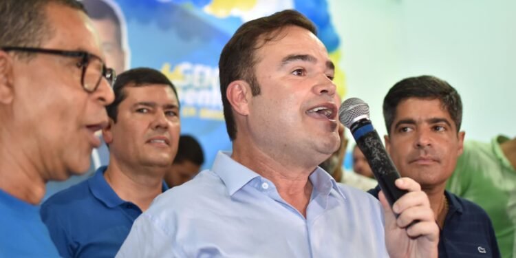 ‘Emocionante’, diz Cacá Leão sobre 1º ato de pré-campanha em Salvador ser no Subúrbio Ferroviário