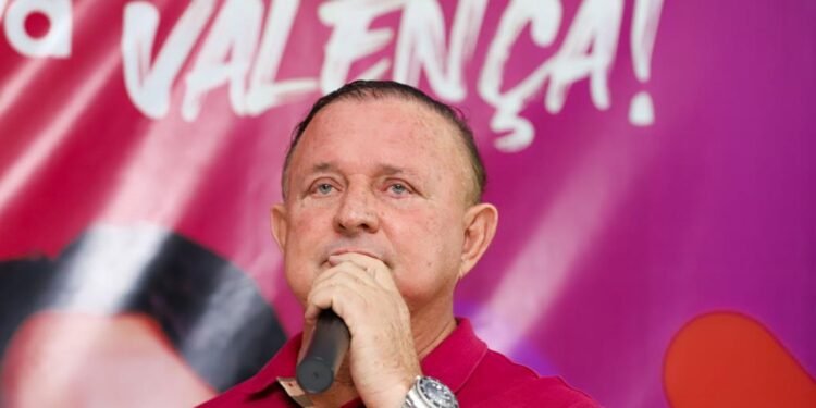 Adolfo Menezes defende a gestão do governador Rui Costa dos ataques de ex-aliados politicos