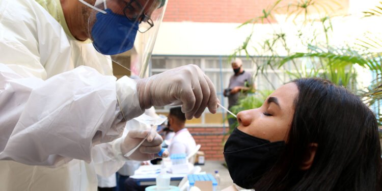 Testagem nas escolas registra 1,17% de positividade para Covid-19
