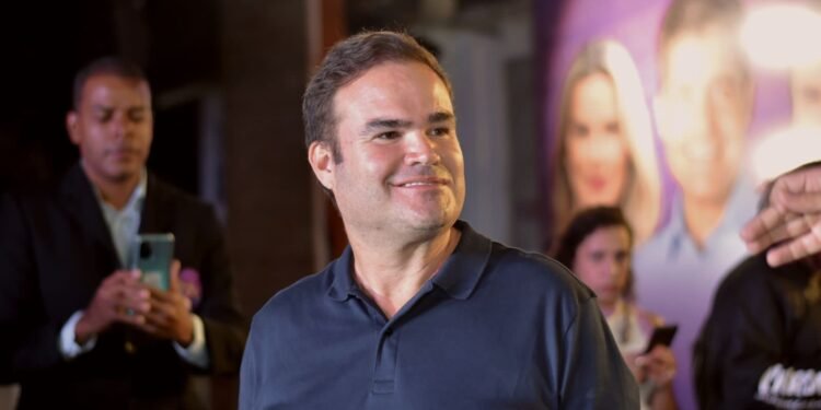 Em Porto Seguro, Cacá Leão é lembrado como campeão de emendas para a Bahia