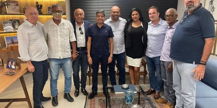 Candidatos de PT e PSD declaram apoio a ACM Neto