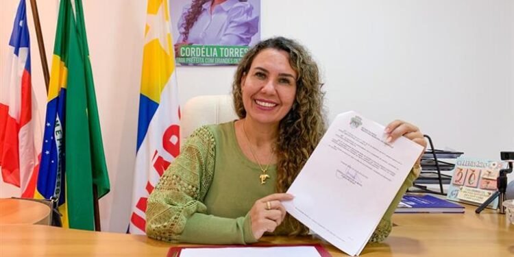 Gestão municipal busca instituir pacote de benefícios para profissionais da educação em Eunápolis