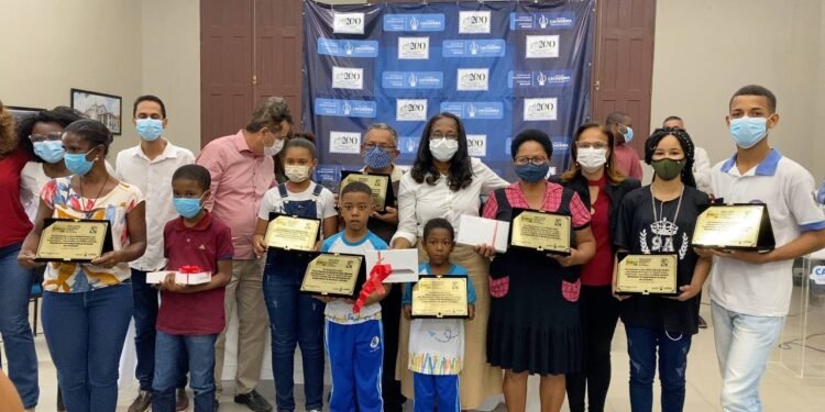 Prefeitura de Cachoeira inicia reestruturação das escolas e adequação do regime de 40 horas para os professores