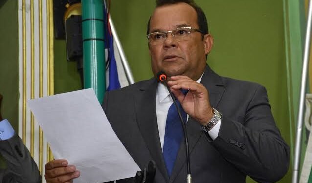 “Salvador está nas últimas posições em matrículas na creche, educação infantil e fundamental II”, diz Geraldo Júnior