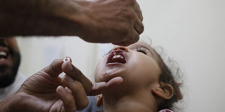 Prefeitura fará busca ativa para vacinar contra a poliomielite em Salvador