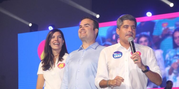 ‘Agora são três jovens que vão fazer a diferença na política da Bahia’, diz Cacá Leão ao lado de ACM Neto e Ana Coelho