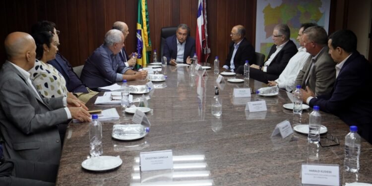 Protocolo de intenções prevê convênio entre o Estado da Bahia e a Ibea para construção de complexo industrial no oeste baiano