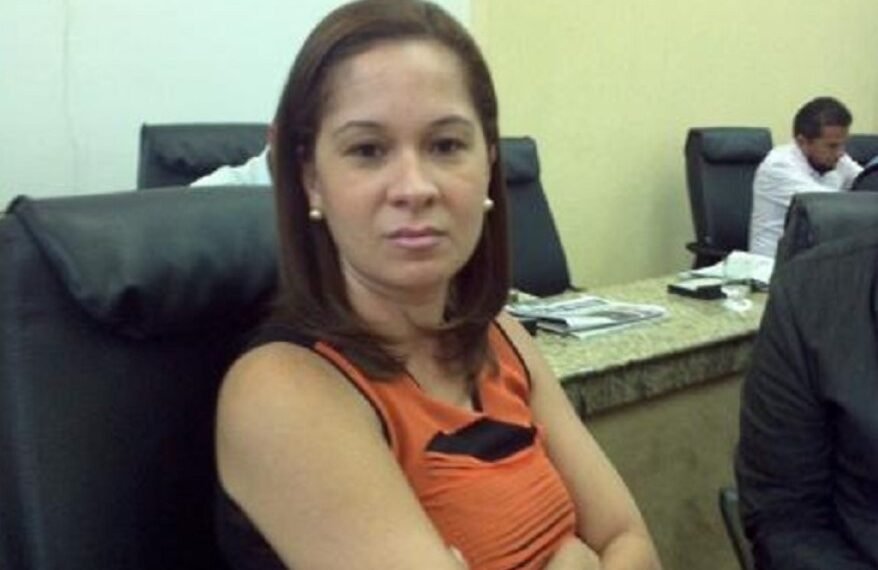 Secretária chama ACM Neto de covarde “Traição sórdida e rasteira”