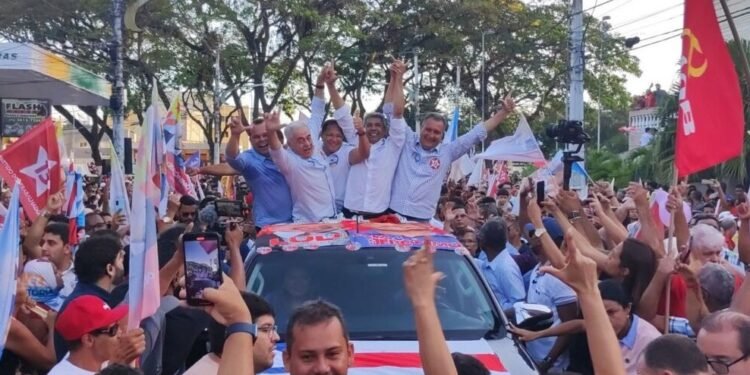 Jerônimo Rodrigues inicia campanha eleitoral com caminhada em Itabuna