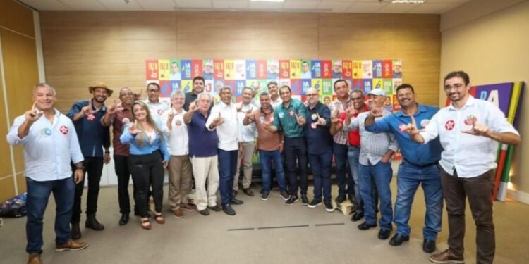 Mais de 100 prefeitos gravam vídeos de apoio a Jerônimo Rodrigues