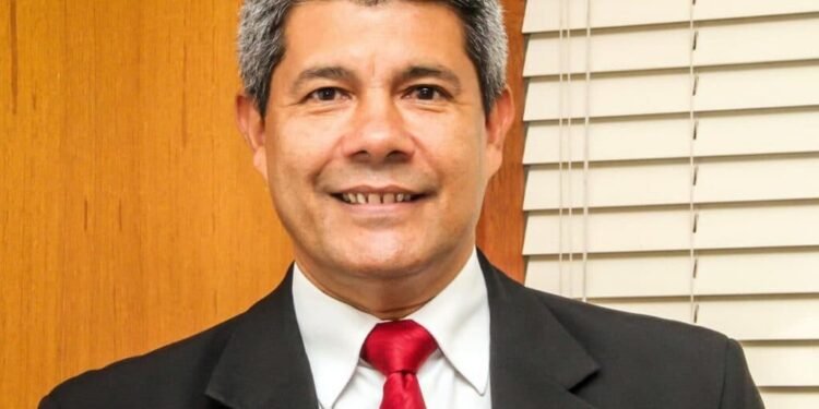 Jerônimo critica falta de repasses do governo federal à educação: ‘É um absurdo’