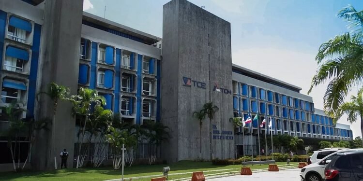 TCE e TCM entregam ao TRE listas de gestores que tiveram contas rejeitadas