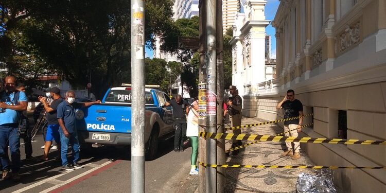 Moradores reclamam de assaltos constantes no local onde estudante foi morta