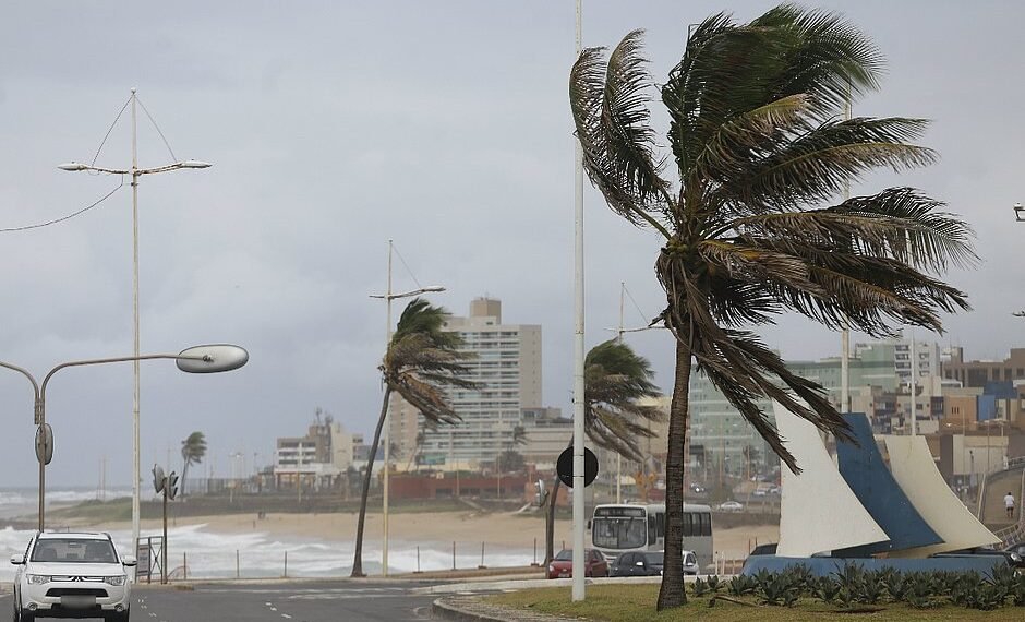 Frente fria desembarca em Salvador na madrugada desta terça-feira (30)