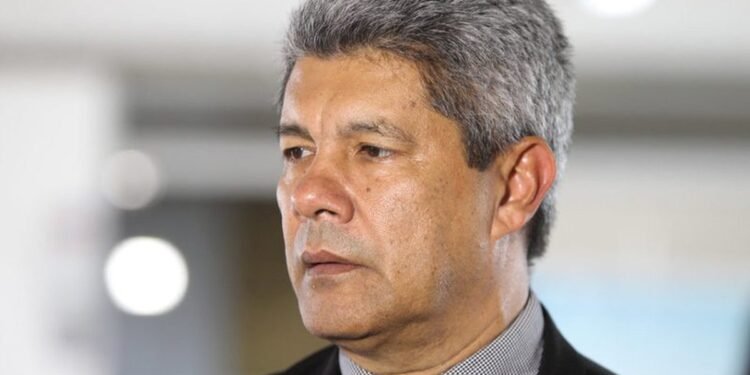 Adversários criticam educação porque não passaram por escola pública, diz Jerônimo