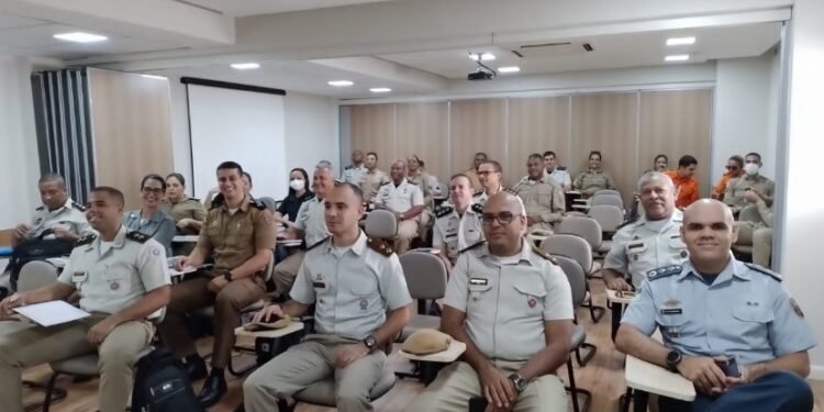 PM qualifica 70 profissionais de segurança em curso de comunicação