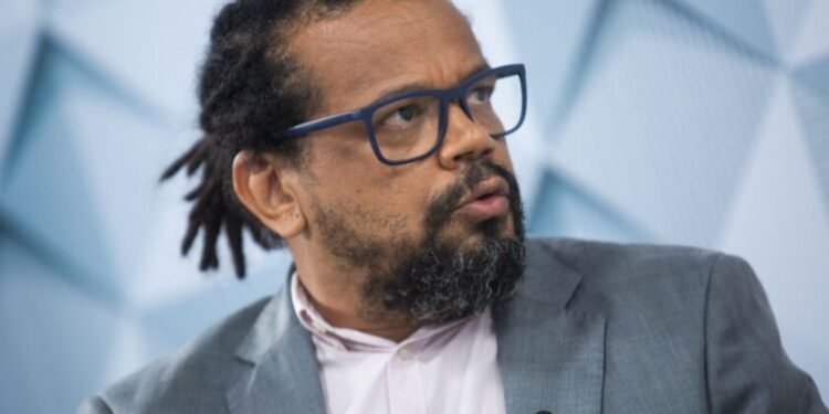 ACM Neto se declara pardo para seduzir eleitorado, diz Kleber Rosa