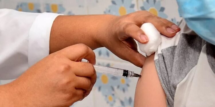 Bruno Reis faz apelo para pais vacinarem filhos contra polio