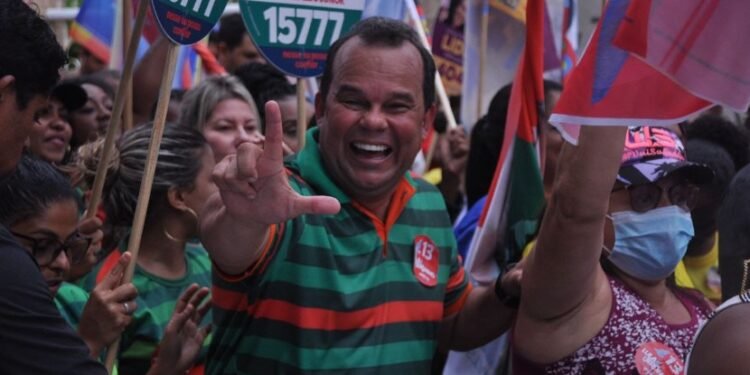 “A campanha dos 13 ganhou as ruas da Bahia e de Salvador”, diz Geraldo Júnior em ato no Bairro da Paz