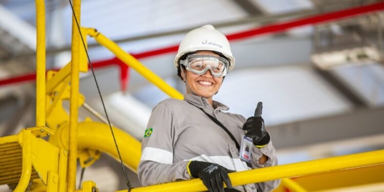 Ultracargo oferecerá curso de formação de operadores na Bahia: 50% das vagas são reservadas para mulheres