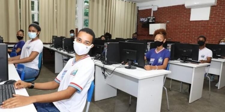 Bahia alcança melhor desempenho da série histórica do IDEB
