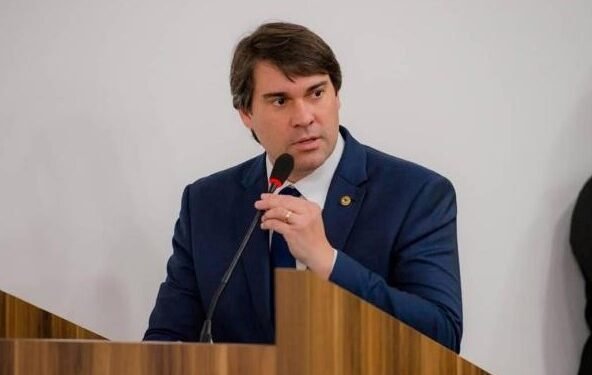 Niltinho afirma que o valor do pagamento dos precatórios “é uma perda para os direitos dos professores”