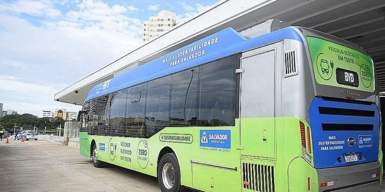 BRT começa a funcionar semana que vem gratuitamente, diz Bruno Reis