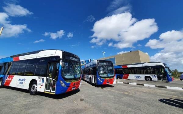 Com ônibus elétrico todos ganham, defende o governador Rui Costa