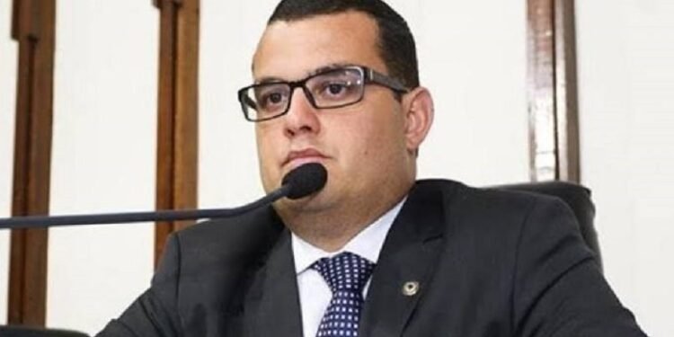 “Produtos da cesta básica não têm ICMS”, diz Alex Lima para ACM Neto