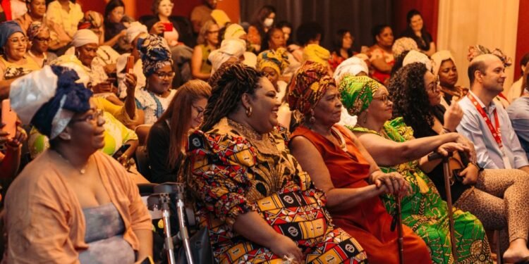 Programa de apoio ao empreendedorismo feminino premia 30 mulheres donas de pequenos negócios