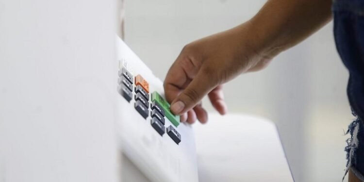 TRE-BA inicia preparação das urnas eletrônicas para o 2º turno