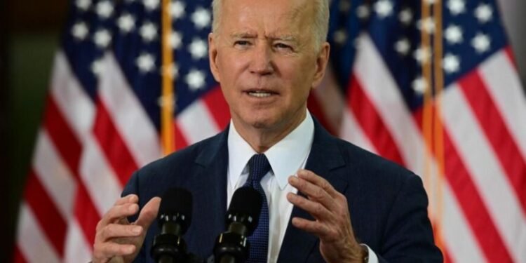 Biden parabeniza Lula após vitória e projeta cooperação entre países