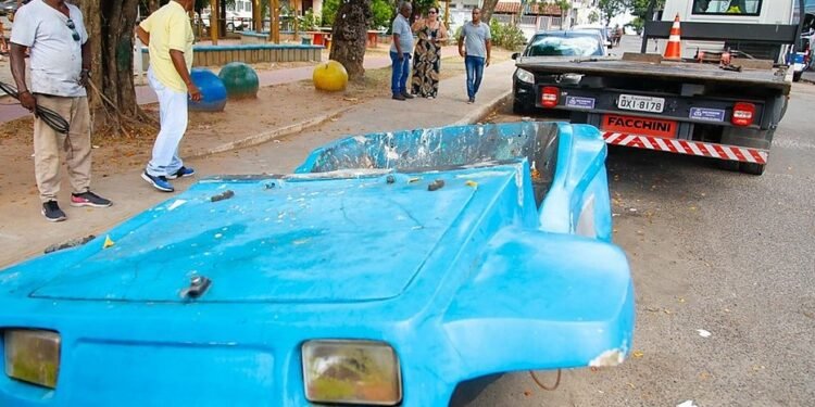 Operação recolhe sucatas em vias públicas de cinco bairros de Salvador