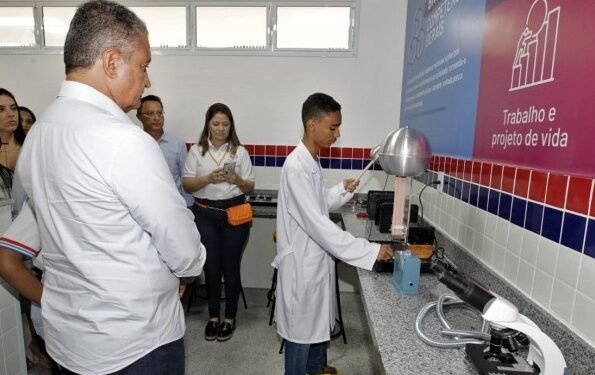 Rui fala em esperança ao inaugurar escola em Ipecaetá: ‘Isso aqui salva vidas’