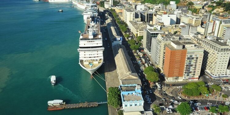 Temporada de cruzeiros é retomada no Porto de Salvador