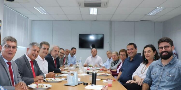 PT, PV e PCdoB declaram apoio a Adolfo Menezes para reeleição à presidência da ALBA