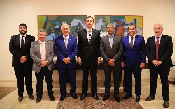 Jerônimo se reúne com presidente do Senado e Geraldo Alckmin em Brasília